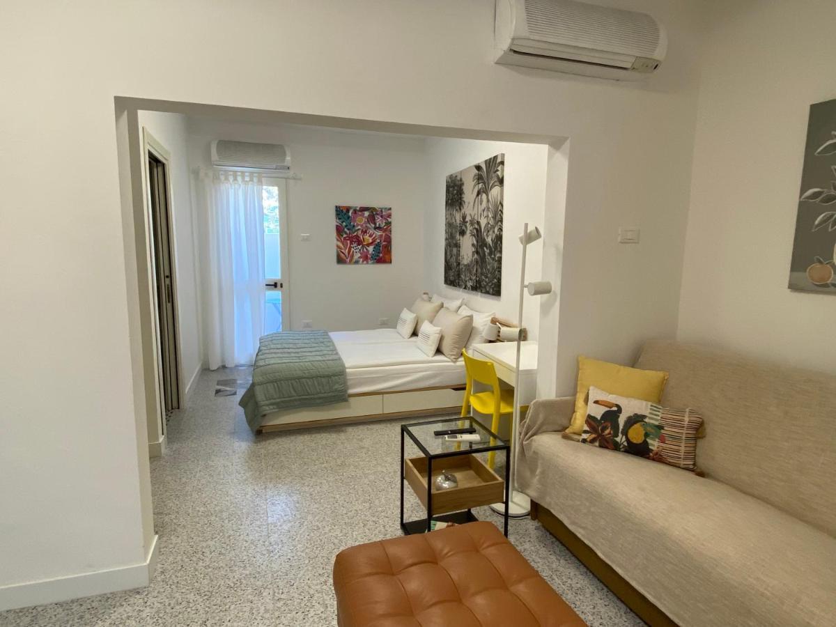 8+8 Appartamento Con Garage Ливорно Экстерьер фото